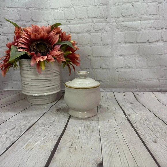 Other - vintage de ville designer collection by jon paul covered sugar bowl